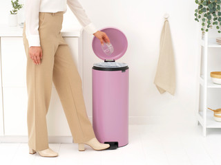 Brabantia NewIcon Pedaalemmer 30 Liter Lilac Pink