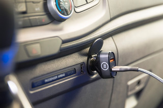 ACT Telefoonhouder Auto Luchtrooster/Dashboard met Draadloos Opladen + Oplader 18W
