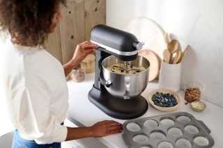 KitchenAid Artisan Bowl-Lift 5KSM70SHXEBK Cast Iron Black