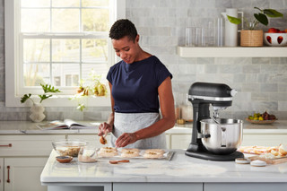 KitchenAid Artisan Bowl-Lift 5KSM70SHXEBK Cast Iron Black