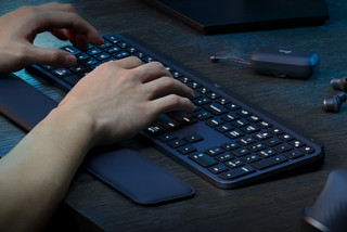 Logitech MX Keys S Plus Clavier avec Repose-poignet AZERTY - FR