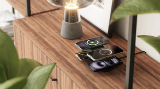 Zens 4-in-1 Wireless Charger 15W with Stand and MagSafe Magnet Black