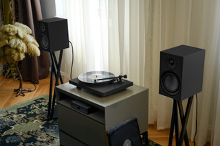 Pro-Ject Colourful Audio System E Black