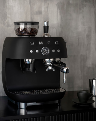 SMEG EGF03BLMEU Mat Zwart