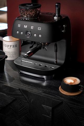 SMEG EGF03BLMEU Mat Zwart