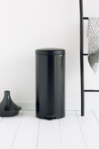 Brabantia NewIcon Poubelle à Pédale 30 Litres Matt Black