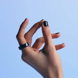 Oura Ring 4 Ceramic Size 8 Cloud