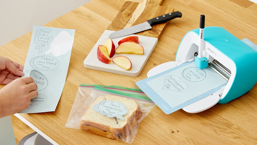 Chaque mois | Apprenez tout sur les machines de découpe Cricut