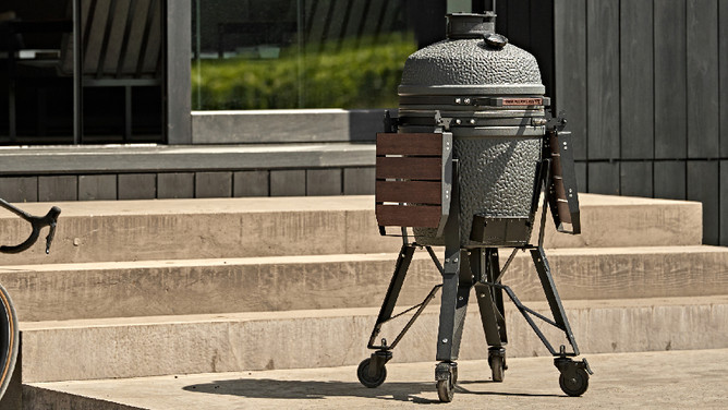 Large kamado