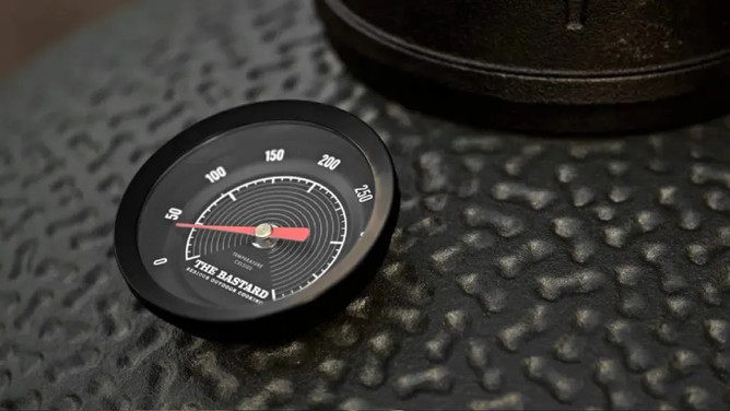 How do you control the temperature of your kamado BBQ?