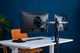 BlueBuilt Monitorarm voor 2 Monitoren product in gebruik