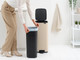 Brabantia Bo Pedal Bin 30 Liter Soft Beige product in gebruik