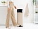 Brabantia Bo Pedal Bin 30 Liter Soft Beige product in gebruik