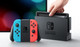 Nintendo Switch Rood/Blauw + Mario Kart 8 Deluxe + BlueBuilt Beschermhoes product in gebruik